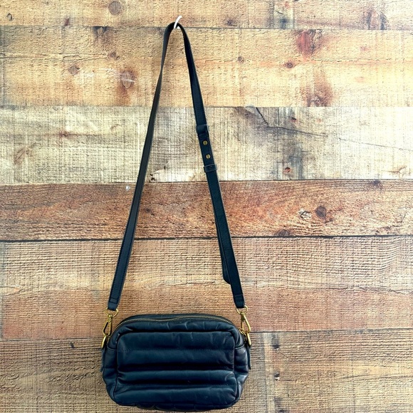 Madewell The Transport Leather Camera Bag: Puffy Edition - Picture 3 of 10